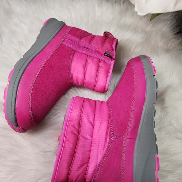 Ugg big kid SUEDE AND FABRIC TRUCKEE WEATHER SNOW BOOTS new - Picture 2 of 9